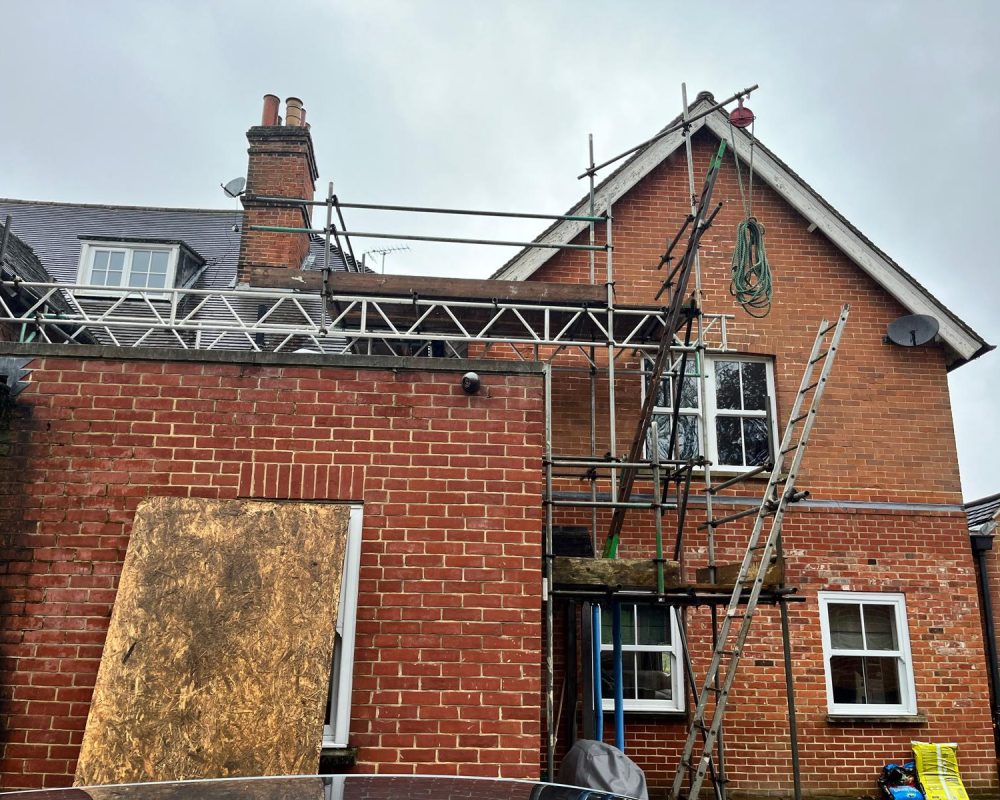 scaffolding for cleaning gutters